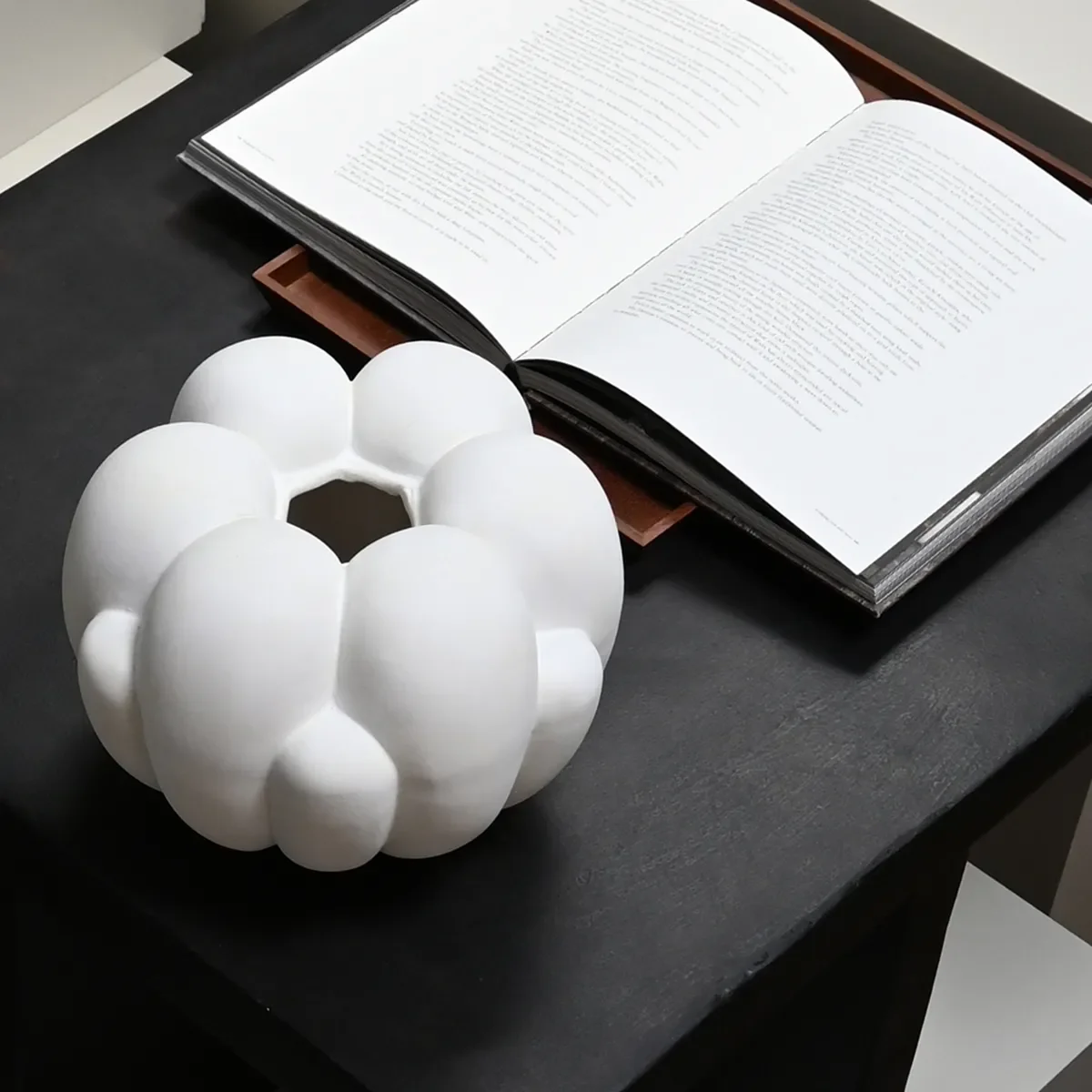 Håndlavet vase Bloom Petit Bone White H18 cm