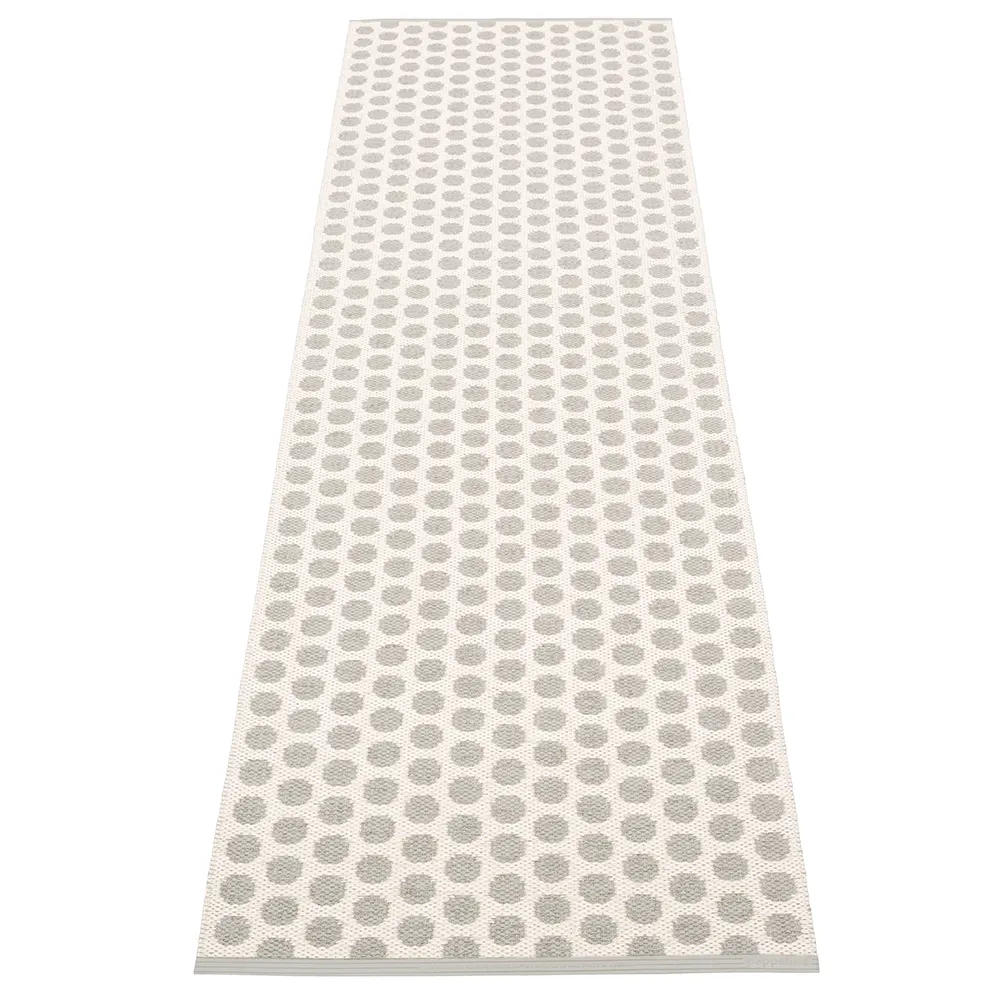 Pappelina Noa taeppe Warm Grey/ V/ W. Grey stripe 70 x 250 cm