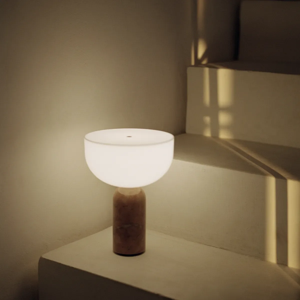 Kizu Bærbar bordlampe Breccia Pernice