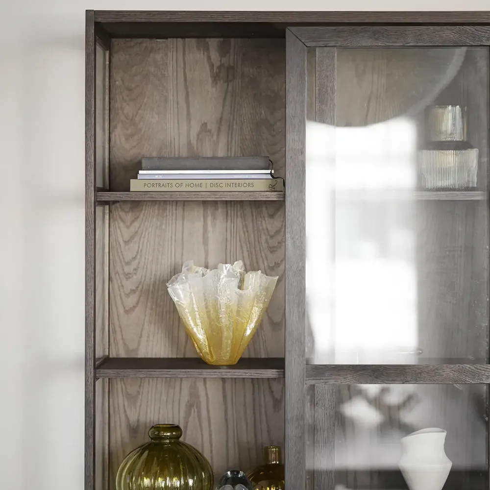 Hazelton vitrineskab brunolieret eg