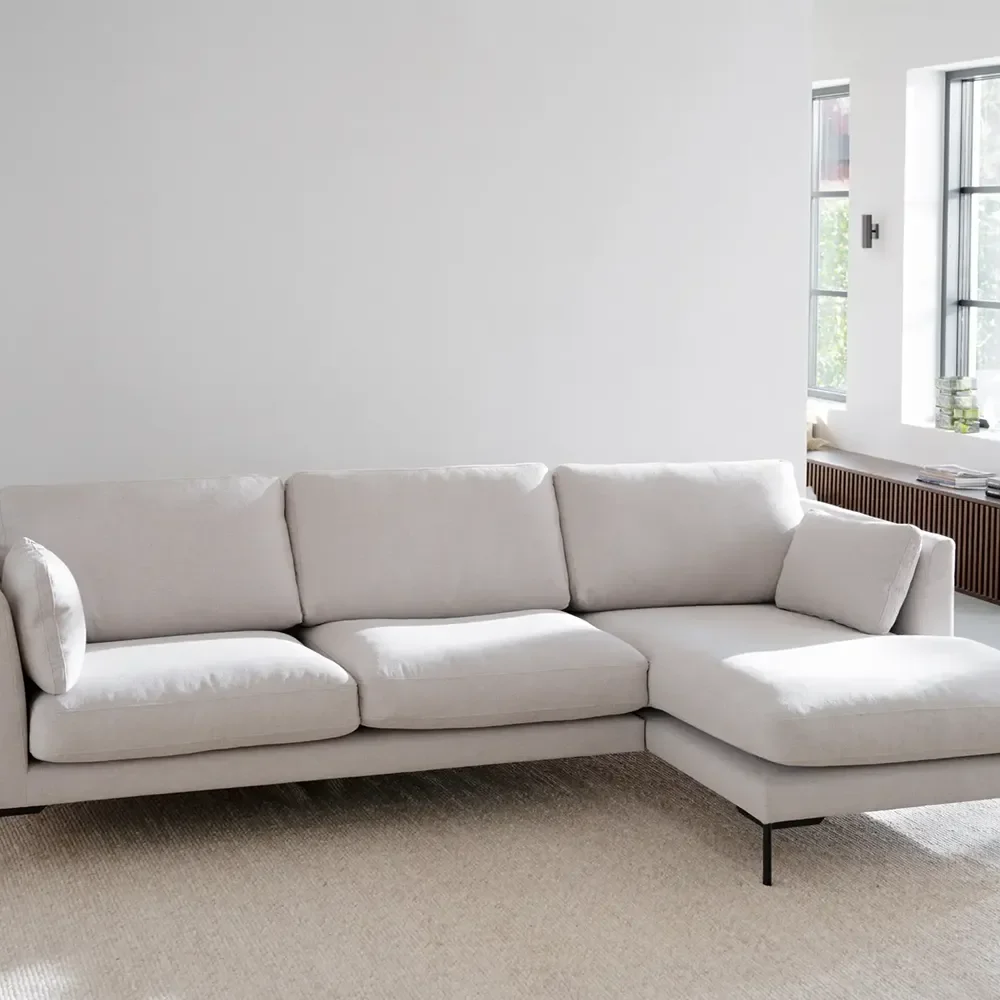Corwin sofa 3,5-sæders sofa chaiselong højre stof Rita lys beige