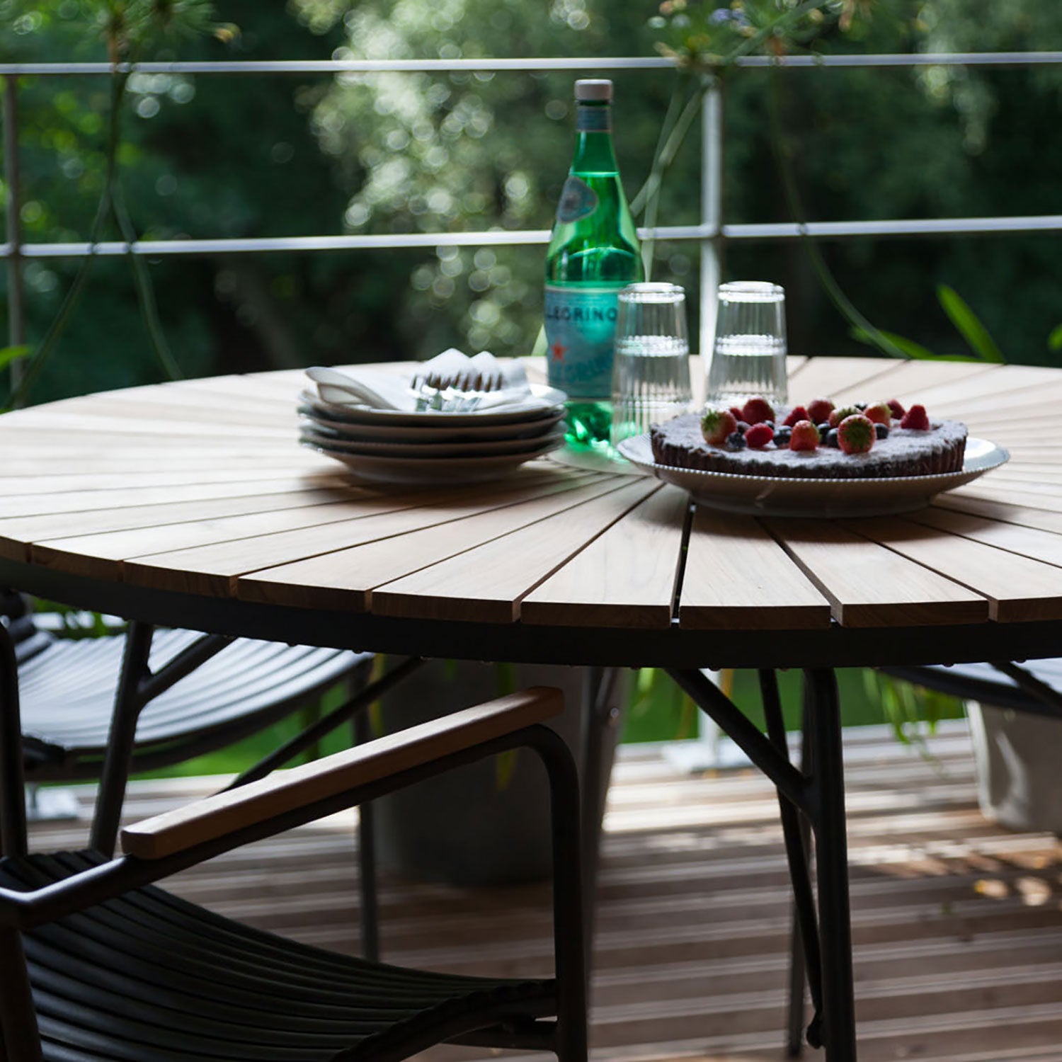 Hard & Ellen 150 cm havebord antracit/teaktræ 