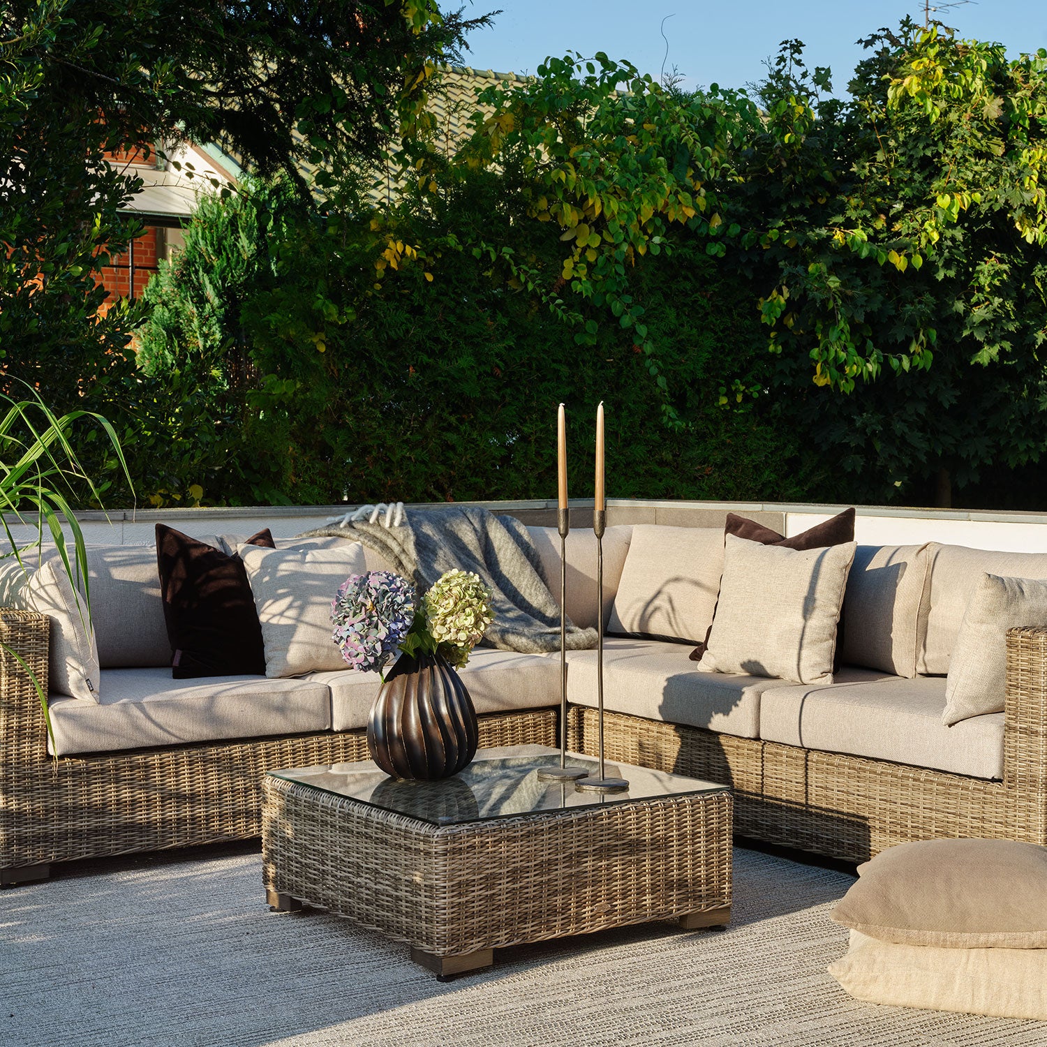 Ninja Endesektioner H+V Rustik Polyrattan Inkl. Vandafvisende Hynder Brafab