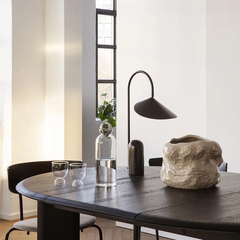 Arum Bordlampe Black