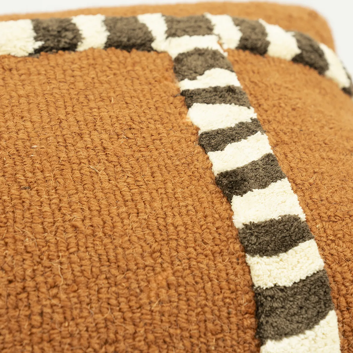 Pyntepude StripeScape 40x60 cm Caramel