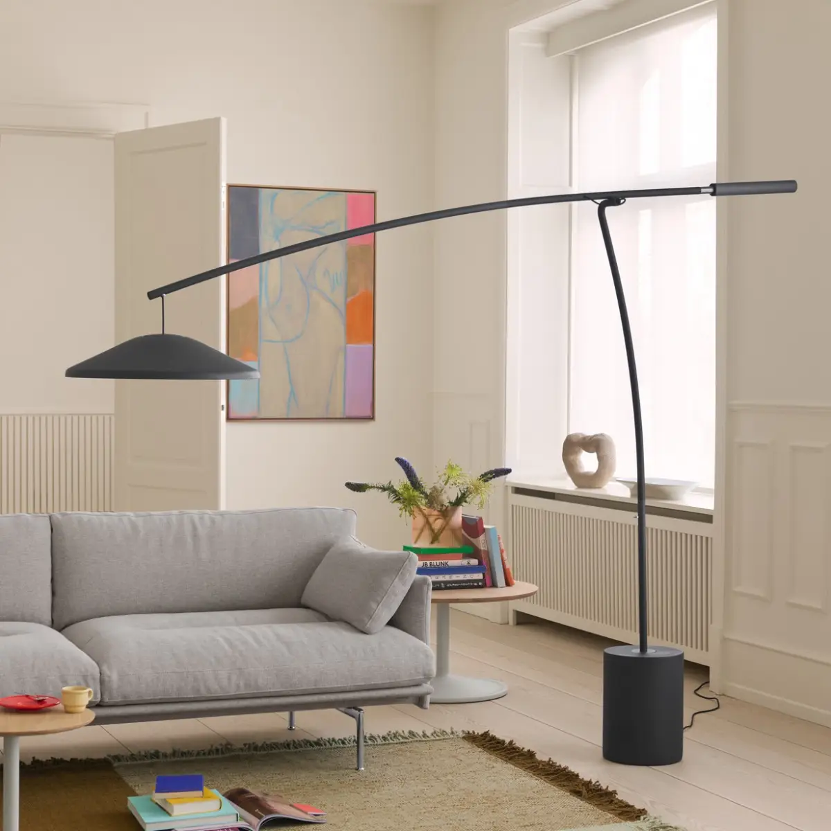 Contra-gulvlampe – Sort