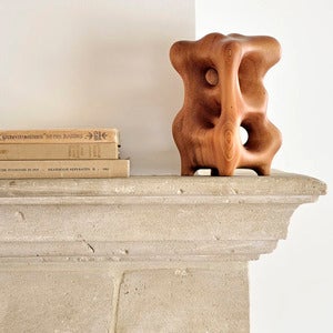 Organic skulptur lackad mahogny