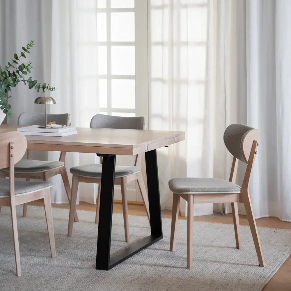 Kato spisebordsstol hvidkalket eg/gråbeige stof