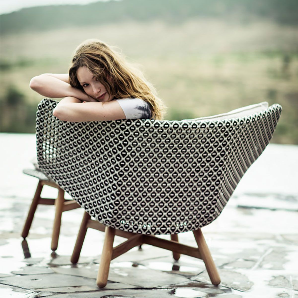 MBRACE fodskammel arabica 