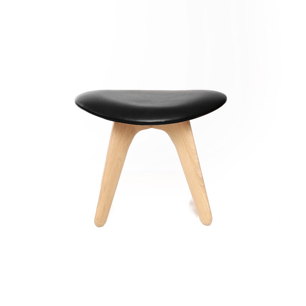 Slab Ottoman fra Tom Dixon Natural Oak - Black Leather - Jacobsen Plus