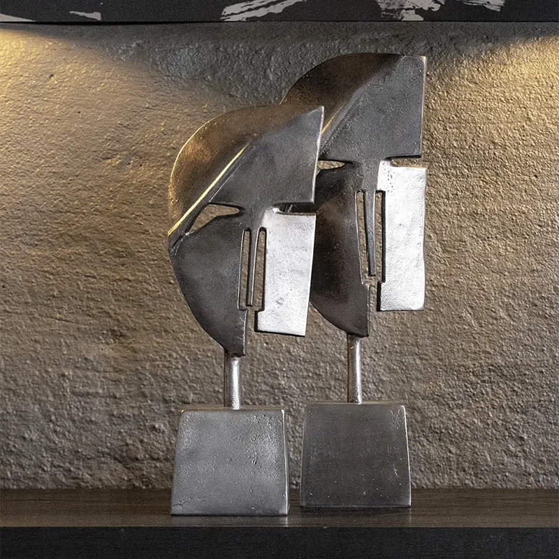 Benito L dekoration figur grafit