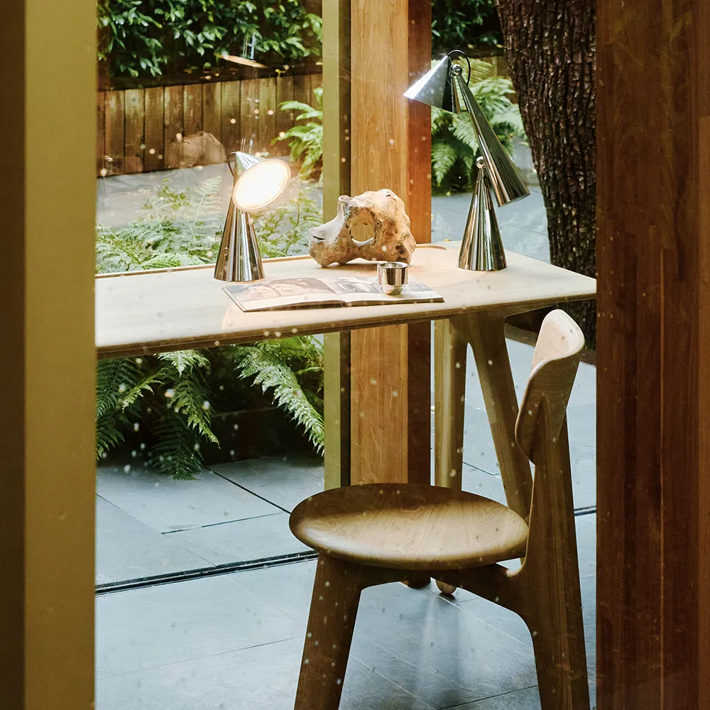 Pose Portable Silver LED