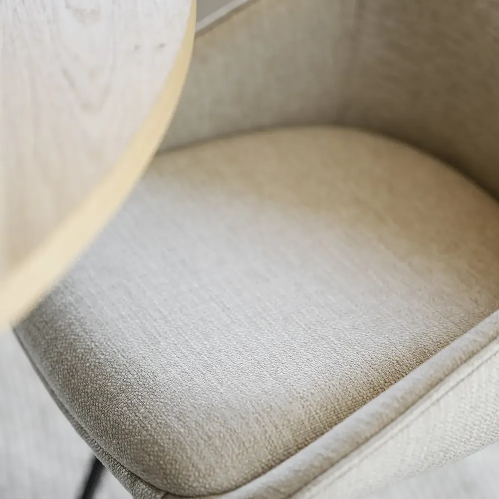 Alison stol lysebeige stof/ben i sort metal