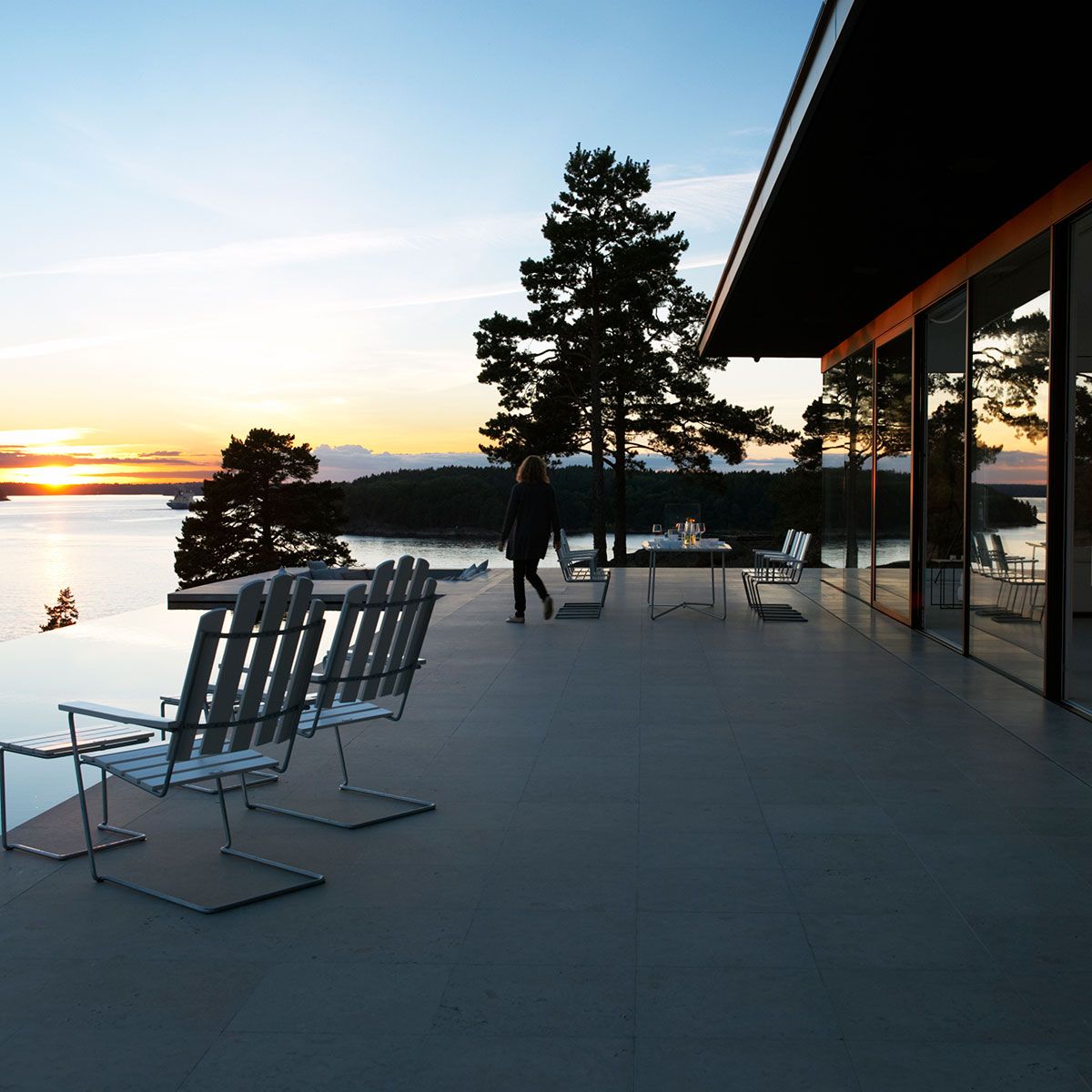 Sidebord L45 Olieret Eg Grythyttan Stålmöbler