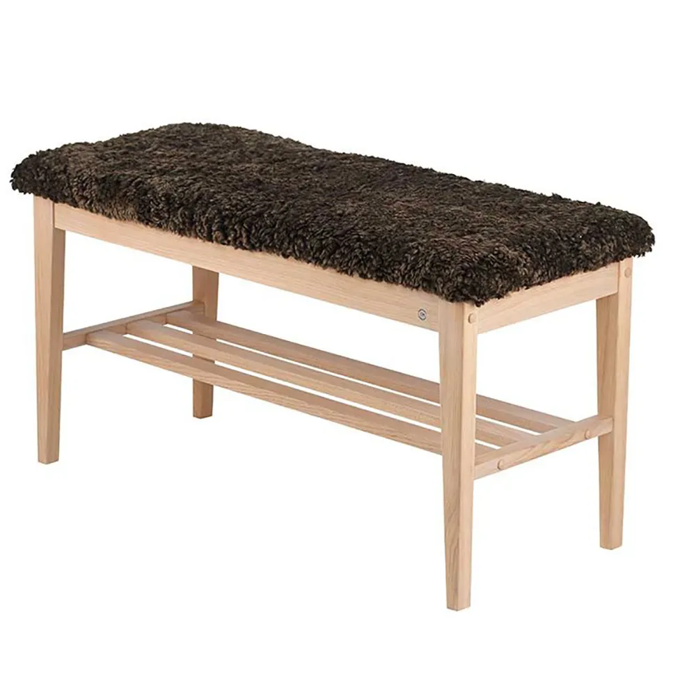 Oscarssons Möbel, Nadja Bænk Hvidolieret eg/fåreskind brun