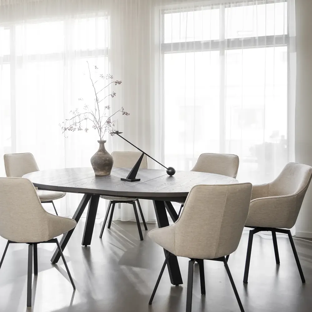 Alison stol lysebeige stof/ben i sort metal