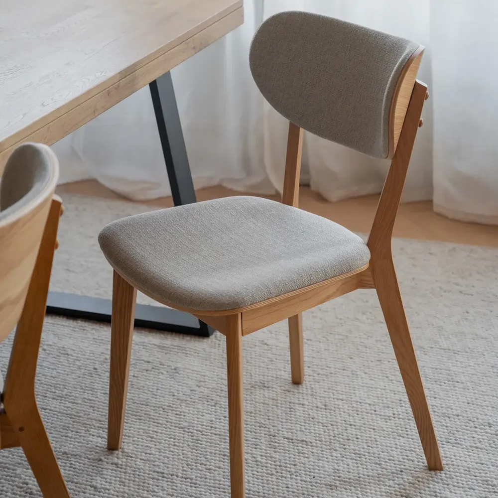 Kato spisebordsstol lakeret eg/gråbeige stof