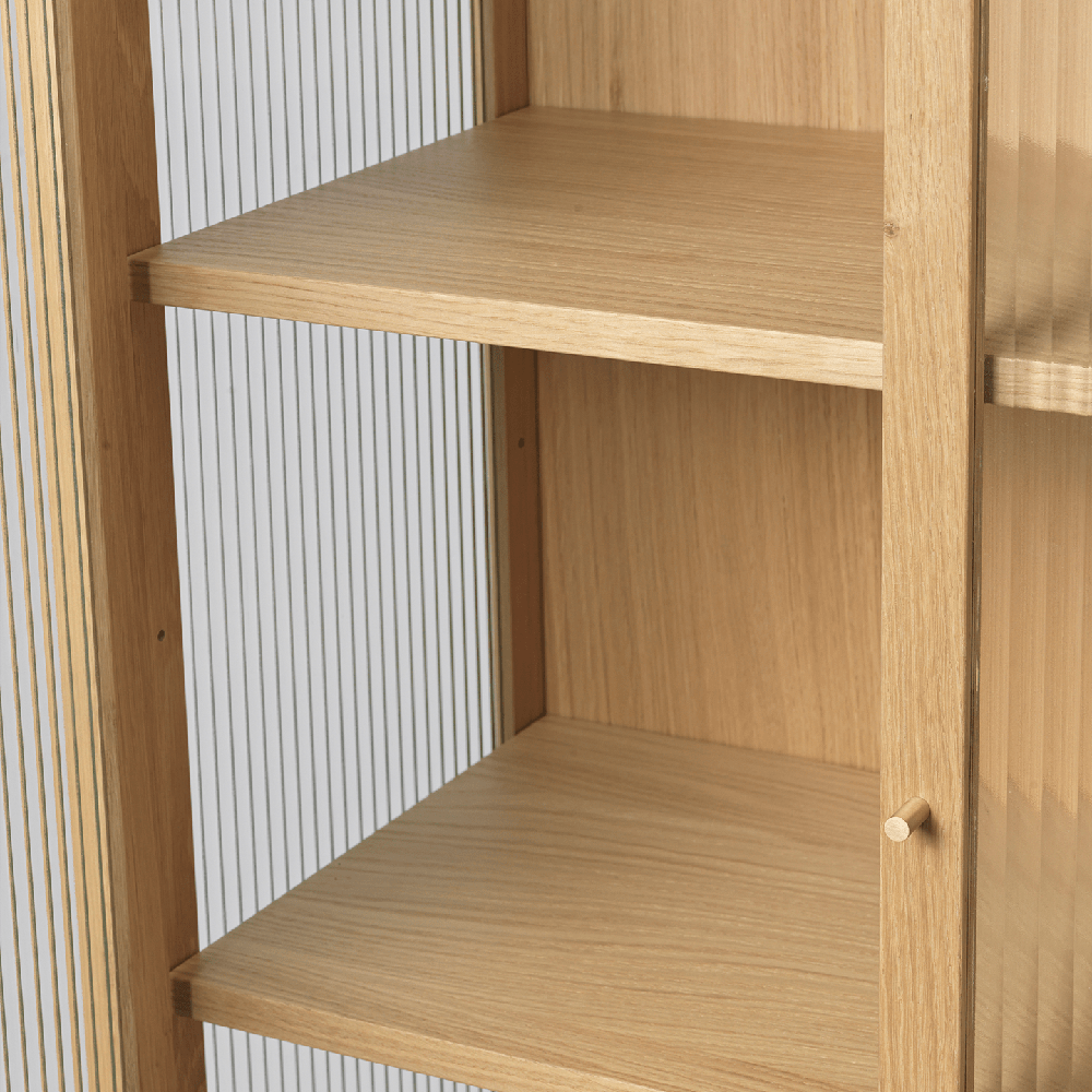 Reed Vitrineskab - Natural Oak