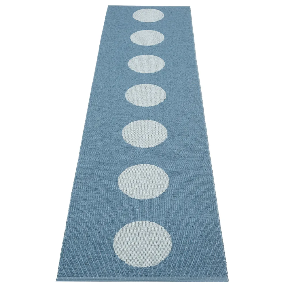 Pappelina, Vera Pop tæppe River Blue/Blue Fog 70 x 280cm